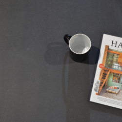 Découpes multiples dans un panneau MDF teinté masse Noir Valchromat 2440 x 1830 mm image situation 3