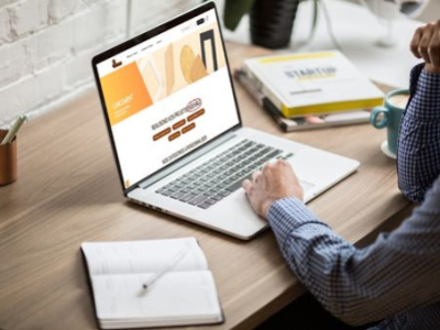 Comment faire découper du bois sur mesure en ligne ? (Guide complet)