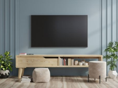 Créer un meuble TV moderne avec du bois découpé sur mesure